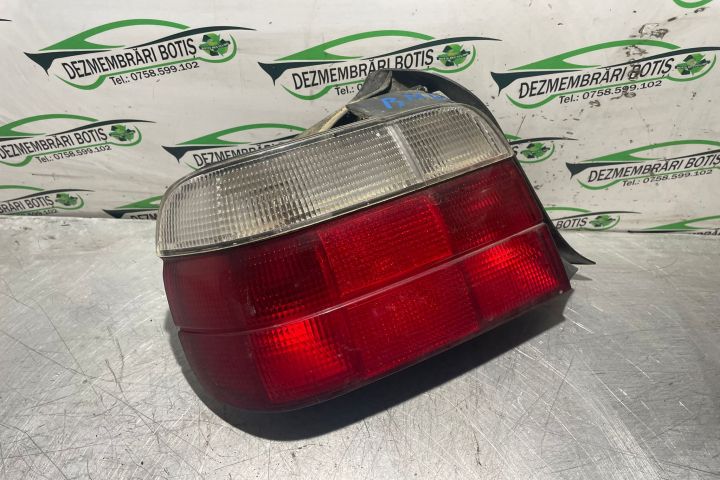 Lampa / Tripla stop stanga pe aripa 9 402 924 005 09 97 BMW Seria 3 E