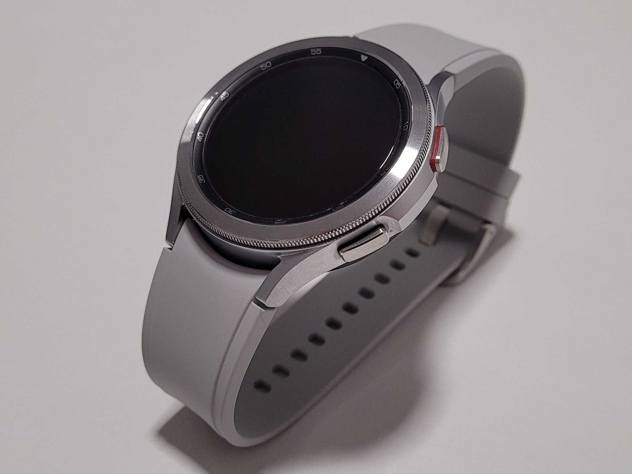 Samsung Galaxy Watch4 smartwatch, 46mm, BT, Classic, SILVER