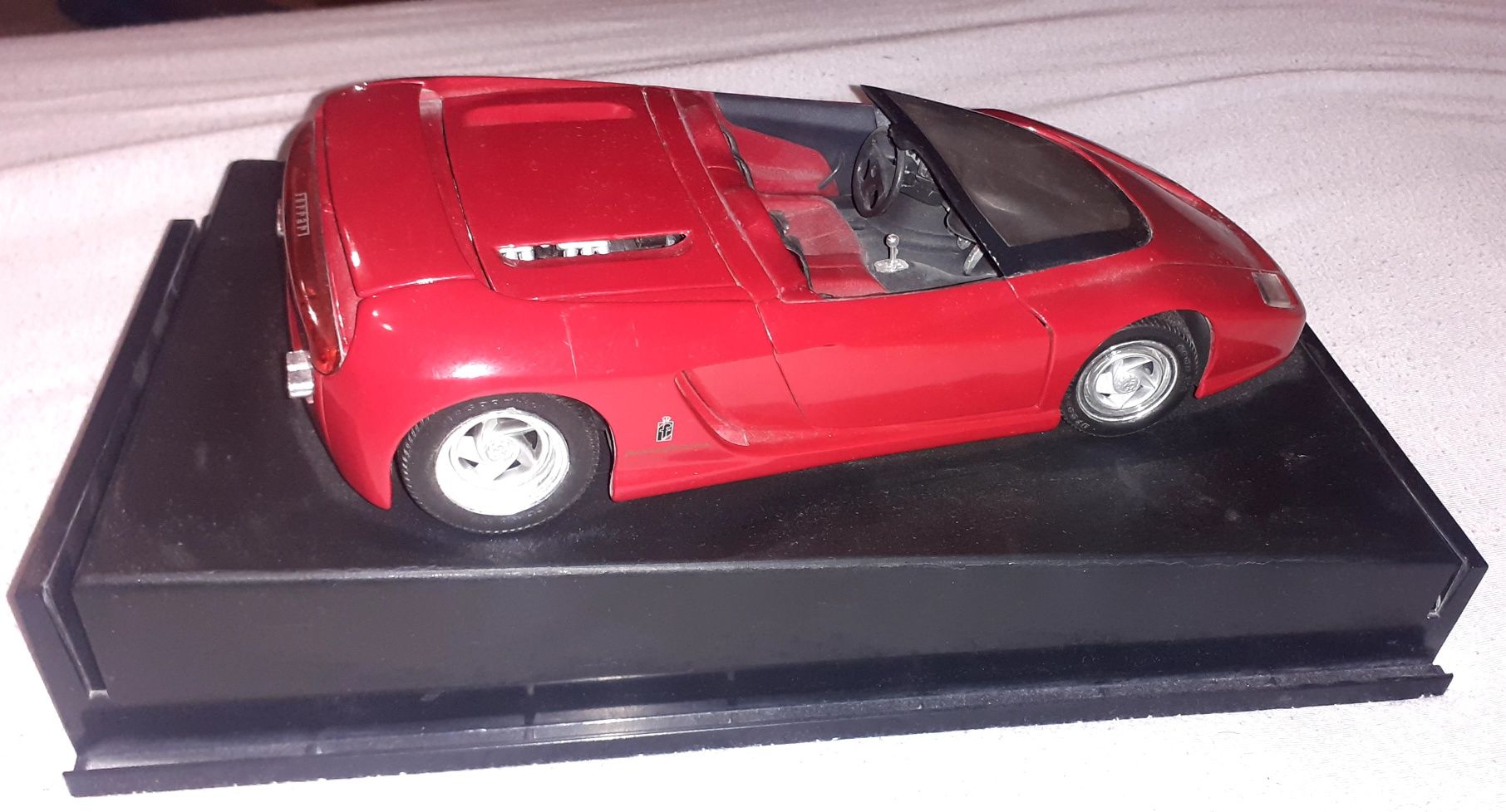 Ferrari Mythos мащаб 1/18