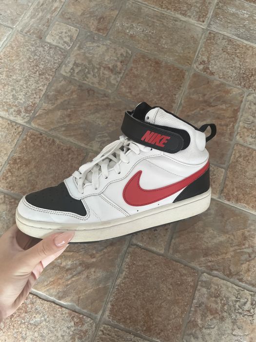 Маратонки NIKE 38,5