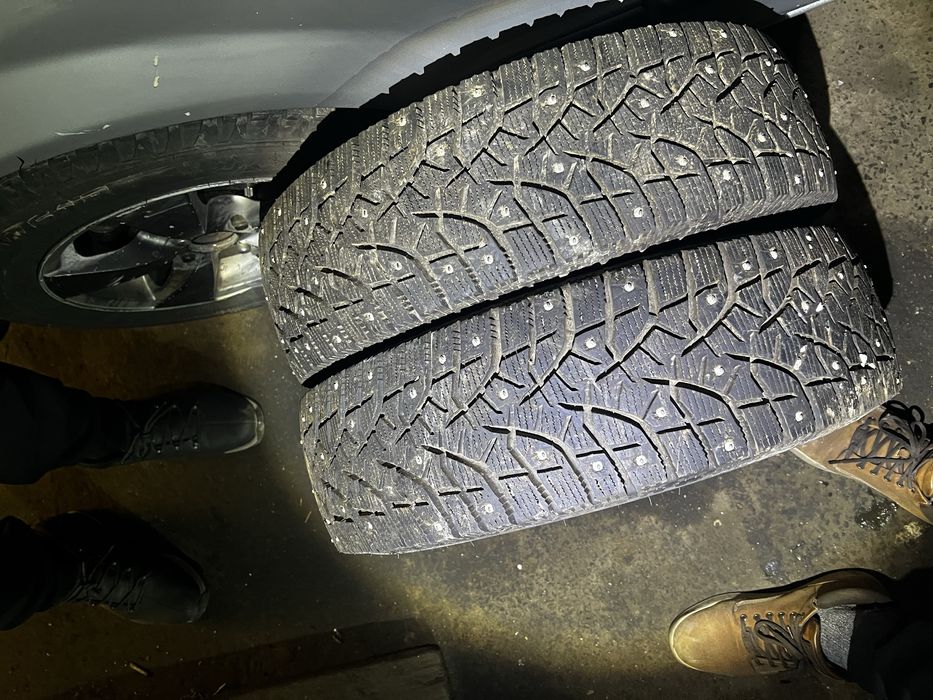 Шины Bridgestone пара