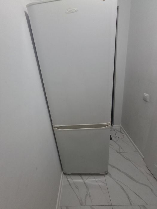 Отдам даром холодильник