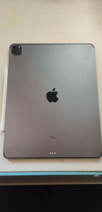 iPad pro (12.9 inch) (4th generation)