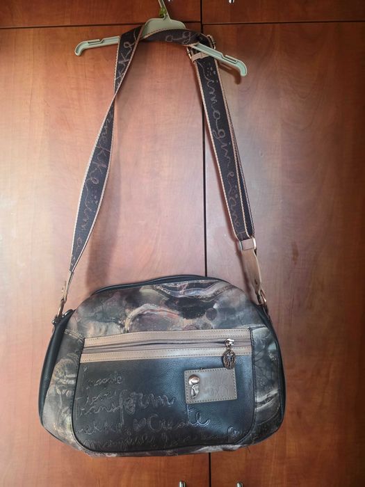 Чанта на Anekke.