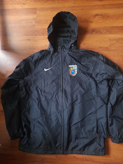 Nike мъжко яке XL размер.