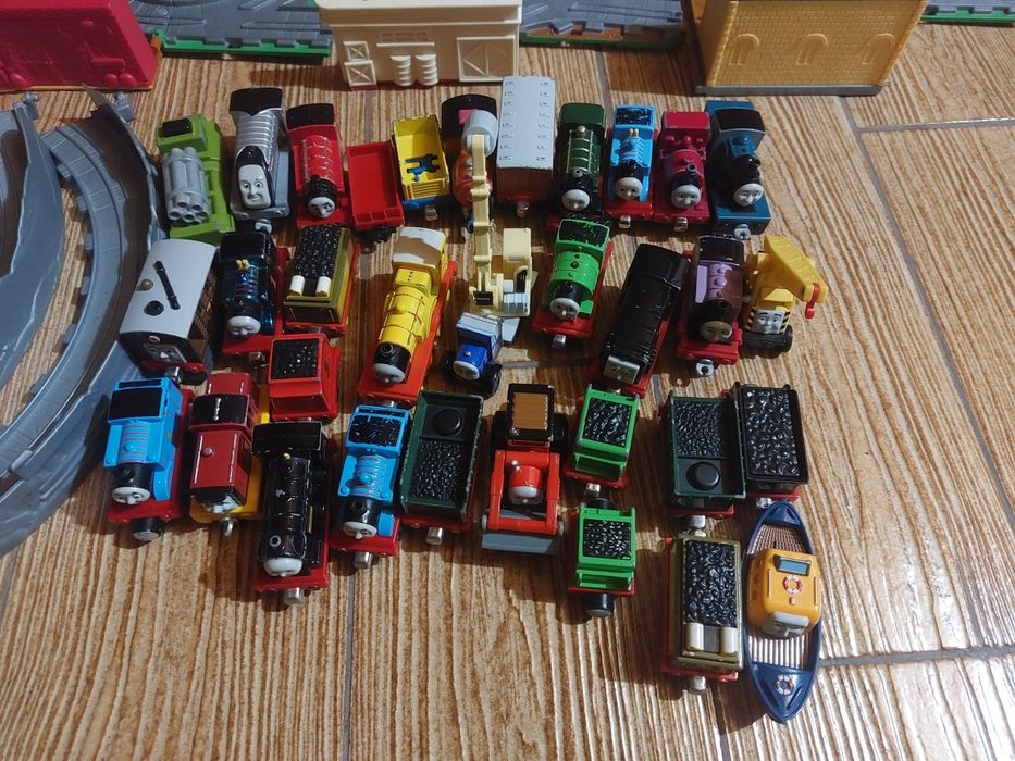 Gara/depou Thomas plus trenuri