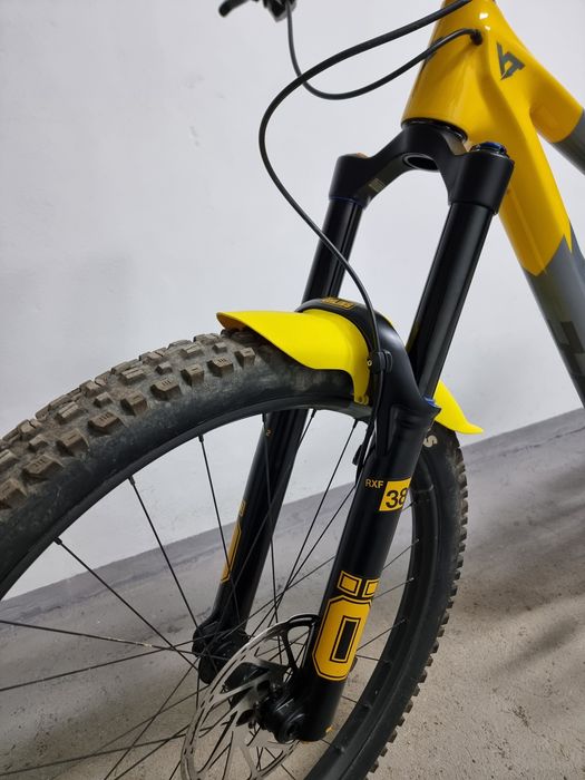 Продавам колело УТ Capra  Uncaged 11 MX