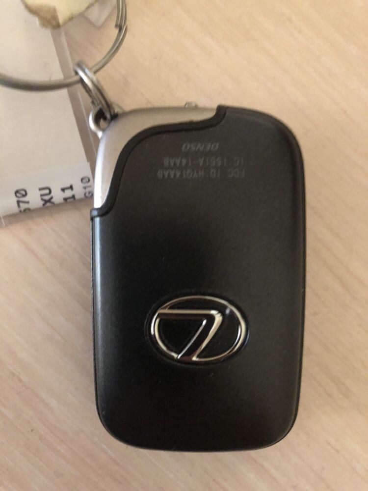 Ключи от Lexus 570