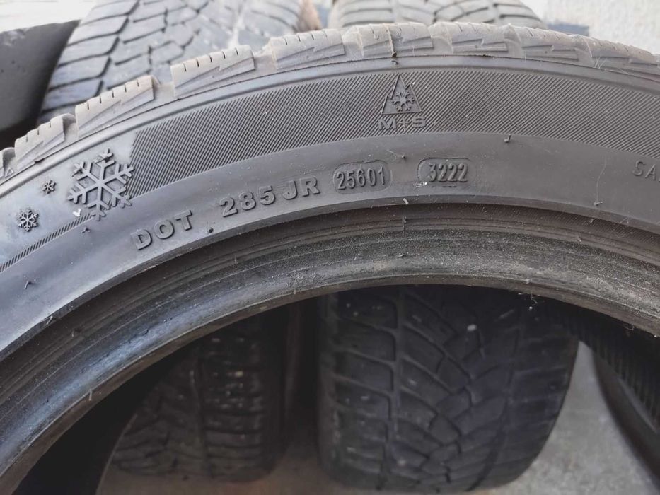 Продавам зимни гуми 225 50 17 , две Петлас и две Фулда