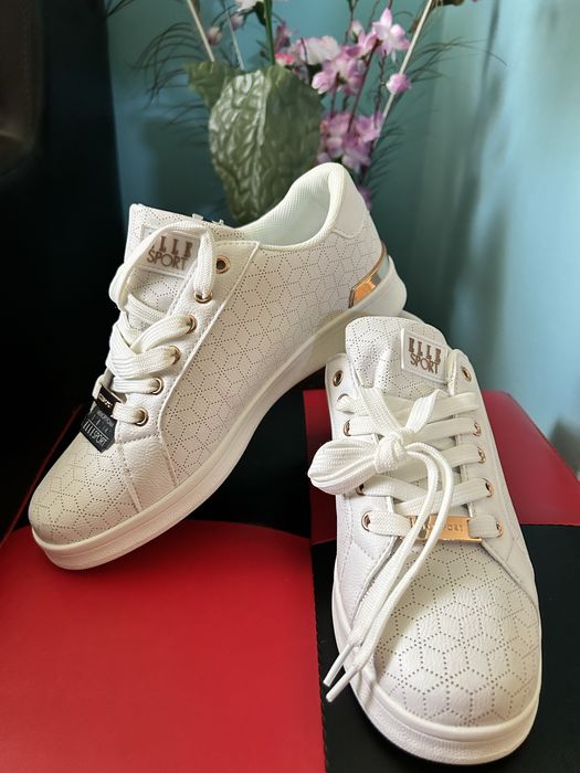 Adidasi sport marca Elle sport, mărimea 38, culoare alb
