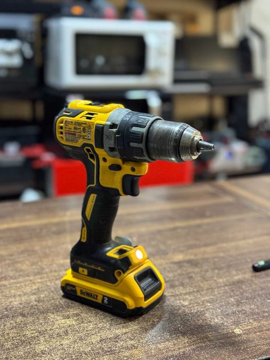 Акумулаторен винтоверт Dewalt DCD791 с една батерия
