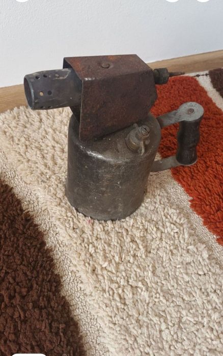 Lampa sau arzator pe benzina