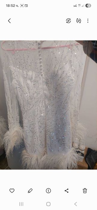 Рокля с пайети и пера блестяща