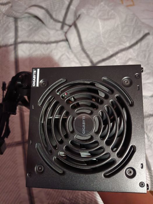 Захранване Gigabyte P550 B, 550W, 80 plus Bronze