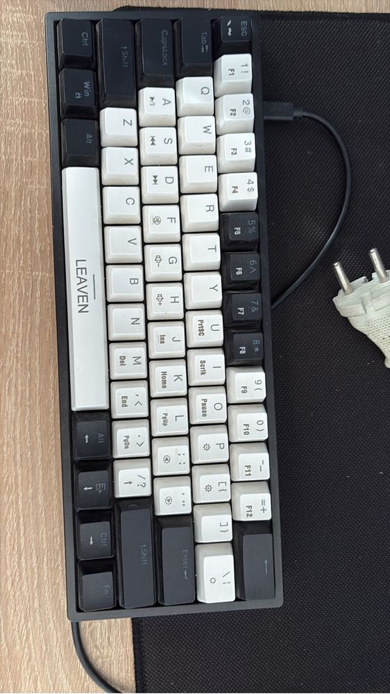 продам клавиатуру механическую