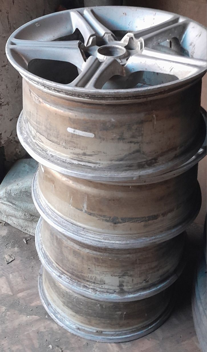 Продам.       диски
