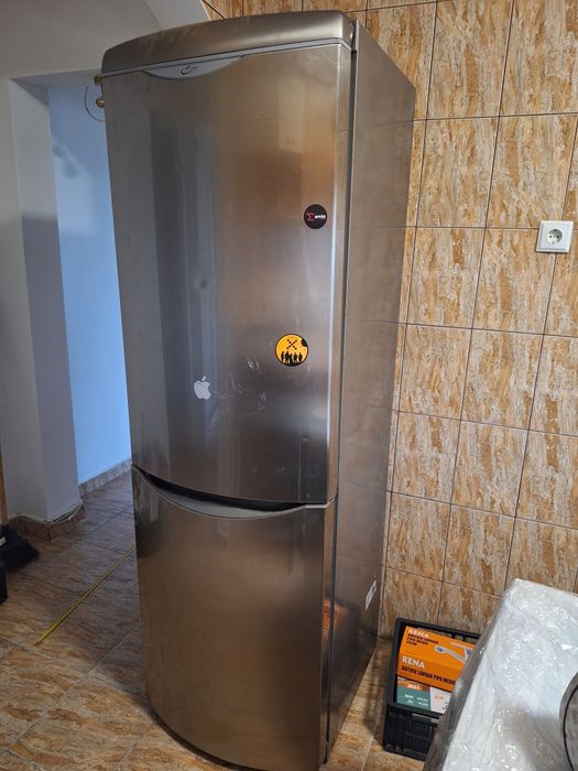 Vând combina frigorifica