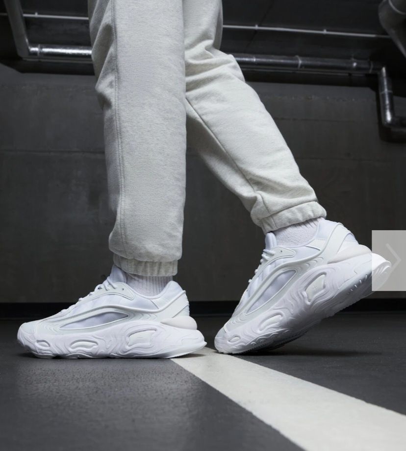 Vând Adidas Oznova