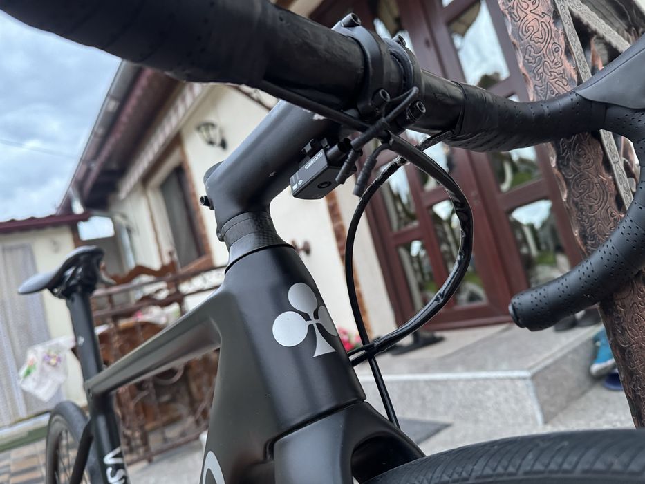 Bicicletă  carbon