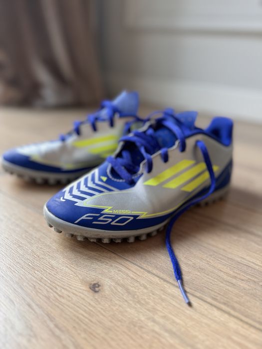 Футбольные сороконожки Adidas