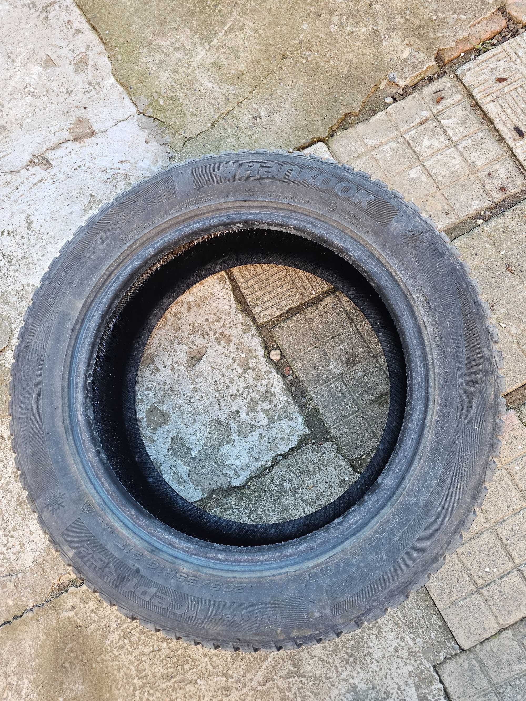 Vând set de  4 pneuri Hankook 205/55/R16 91T M+S !
