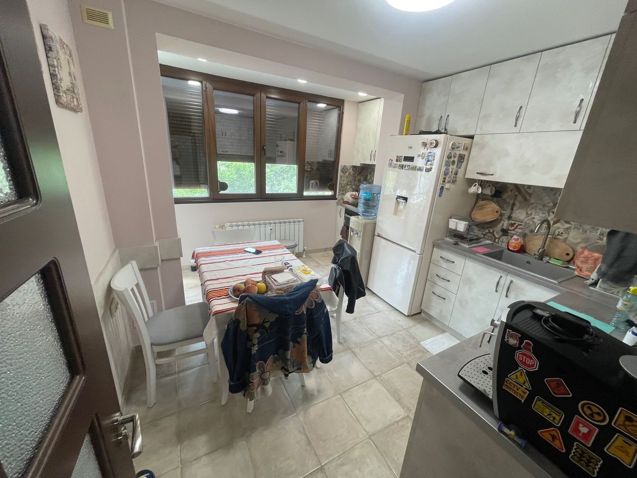 Продава се Тристаен апартамент в Плевен, Широк център - 83 кв.м за 1994 €/кв.м - Снимка #2