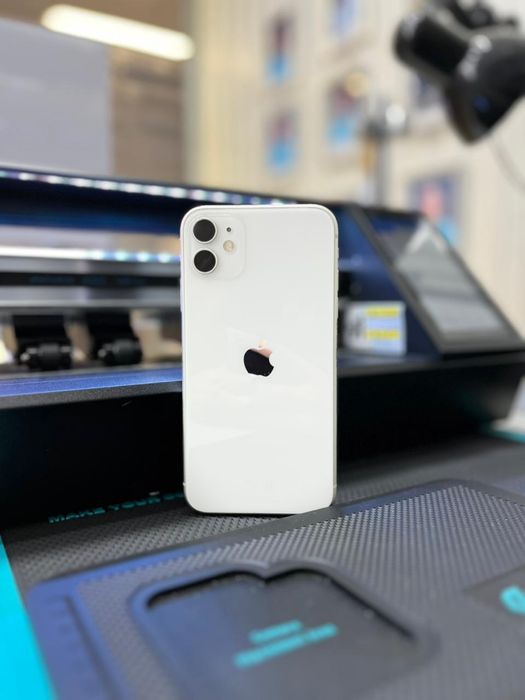 Срочно продам iPhone 11