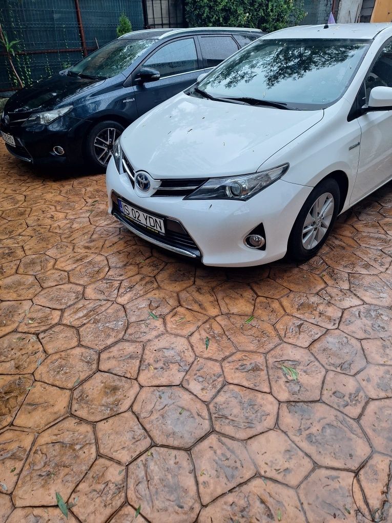 Toyota Auris HYBRID 2013
