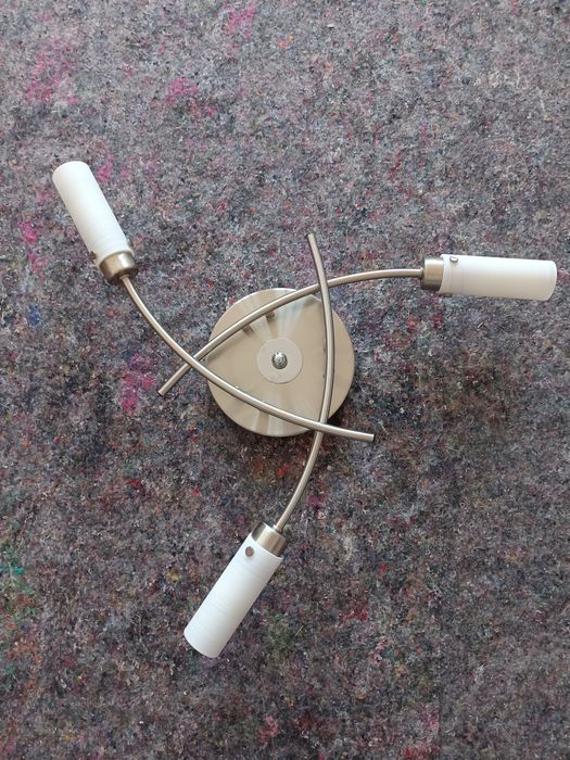 Plafonieră 3 spoturi reglabile metal satinat – funcțională, stare bună