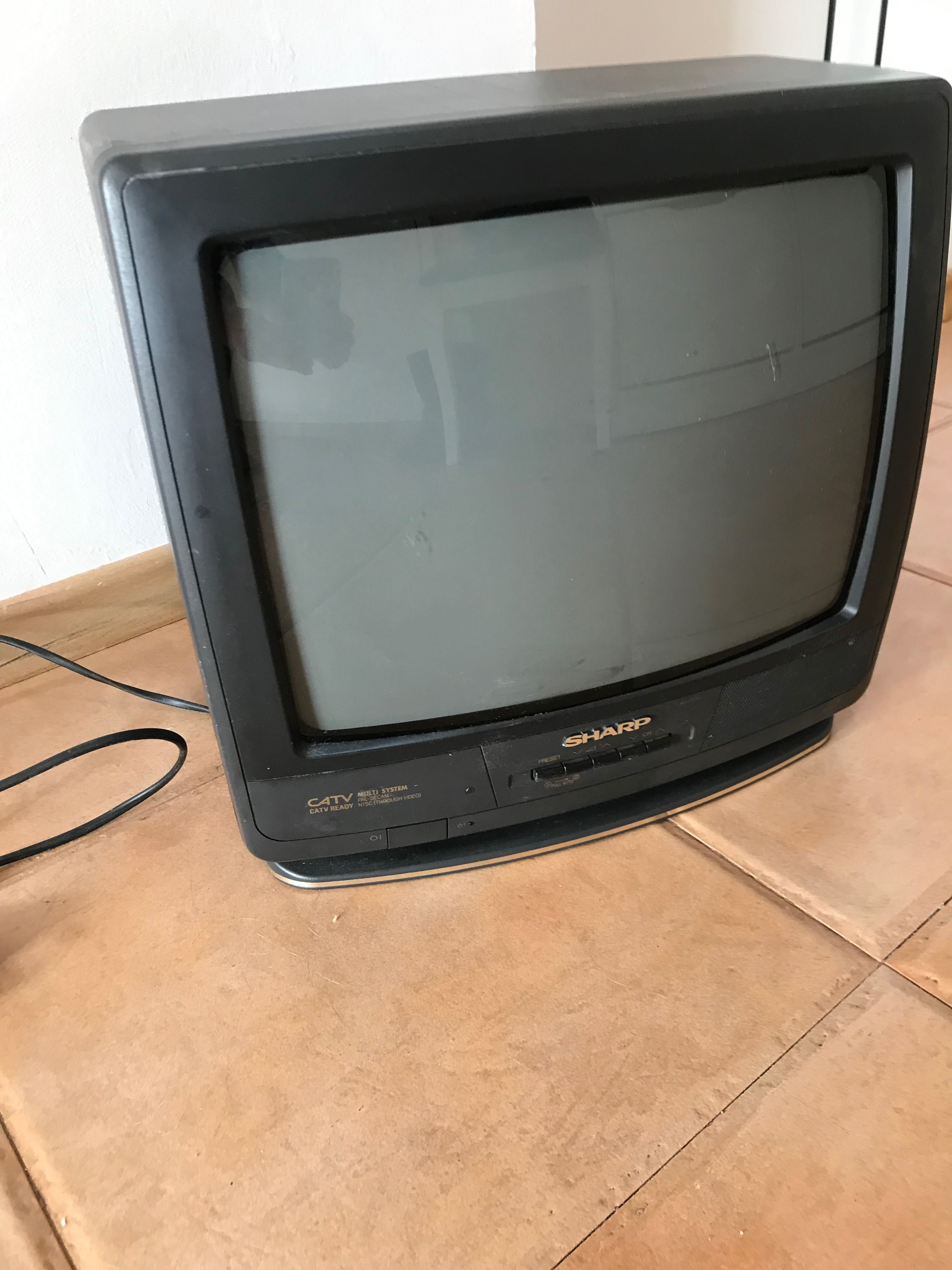 Телевизор Панасоник -20 инча, работещ цена 60лв предложи цена