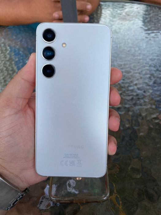 Vând samsung galaxy S24