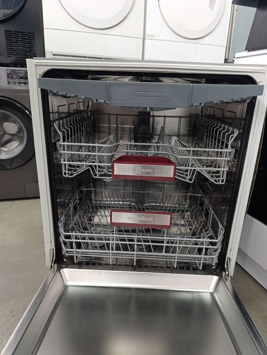 Съдомиялна машина NEFF  прожекция на времето