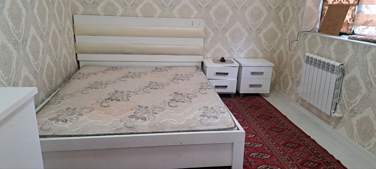 Мебель спальня, 2 тумба, 1 шкаф
