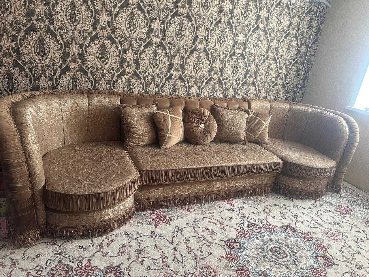 Диван в хорошем состоянии