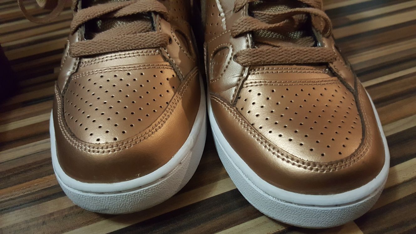 (38.5) NIKE Sun of Force оригинални естествена кожа