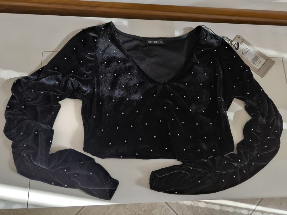 Bluza eleganta, neagra din catifea, mărimea xs, noua cu eticheta,