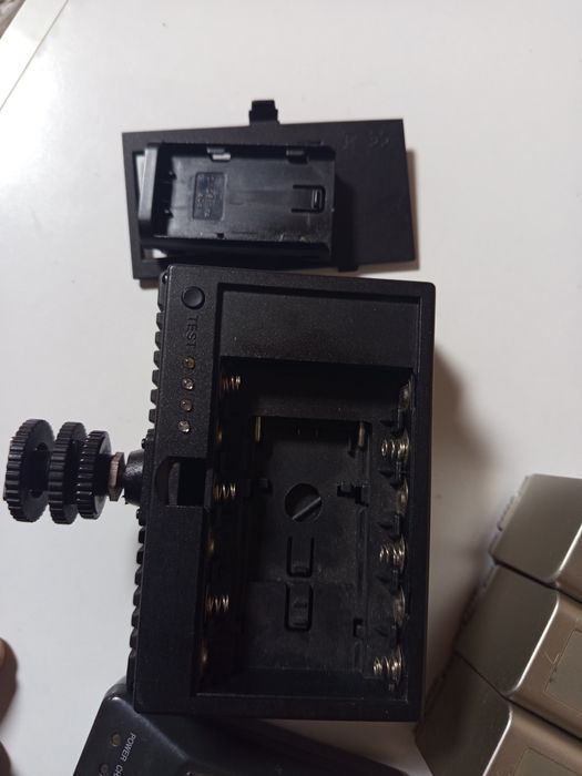 Lampa led cu voleti , 3 baterii si incarcator panasonic