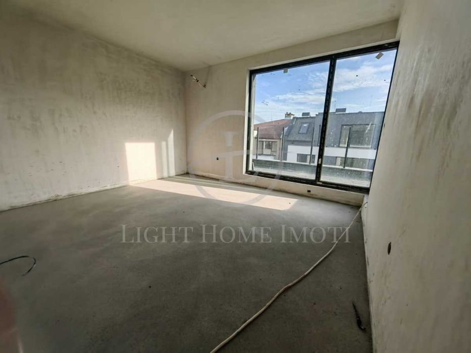 Продава се Тристаен апартамент в Пловдив, Христо Смирненски - 137 кв.м за 1257 €/кв.м - Снимка #3