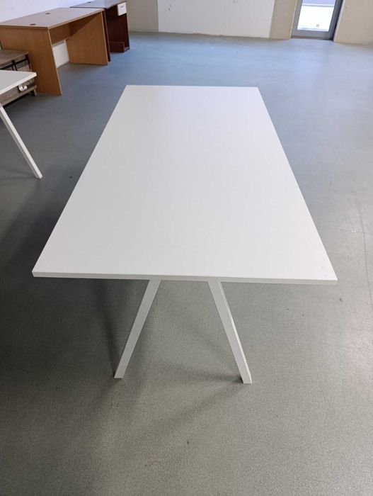 -	Маса с дървен плот - 160/80/80