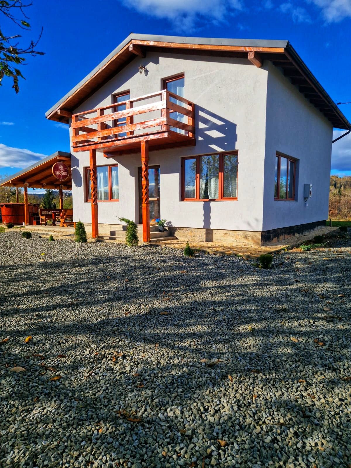 Inchiriez Cabana cu ciubar Rasca - 8km pana la partia de ski