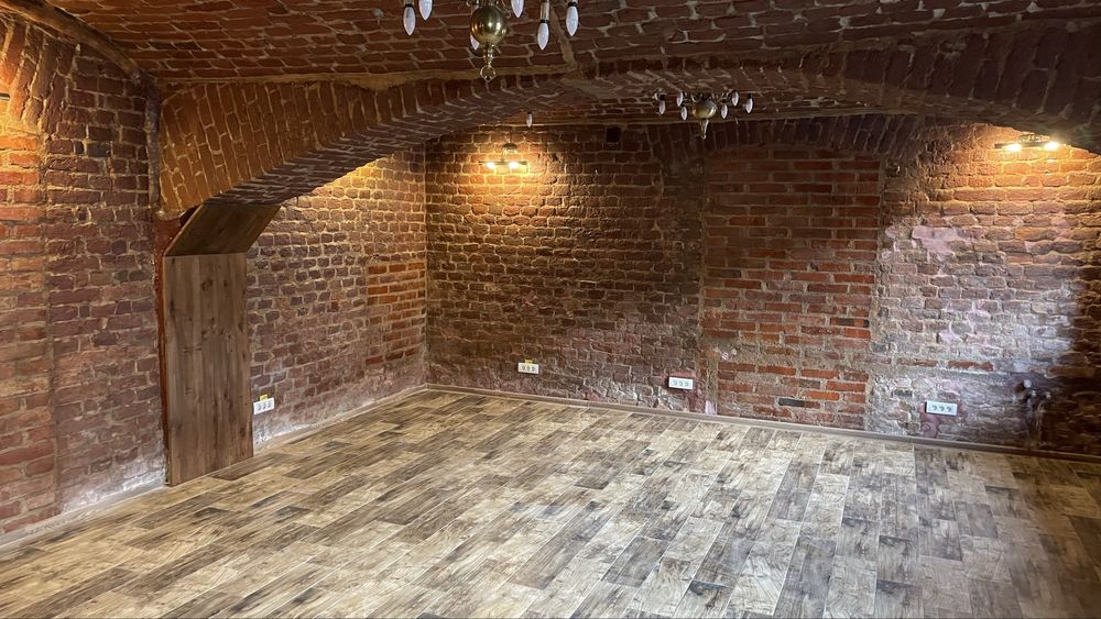 Inchiriez spatiu comercial central in Lugoj