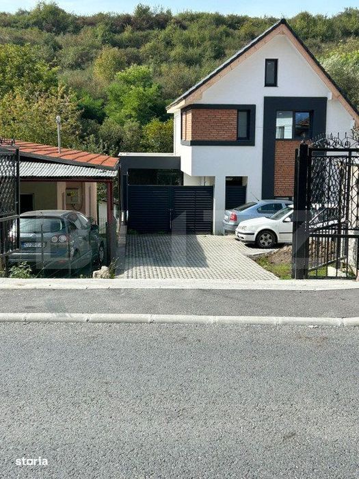 Casa individuala de vanzare, 122 mp, garaj, Valea Seaca