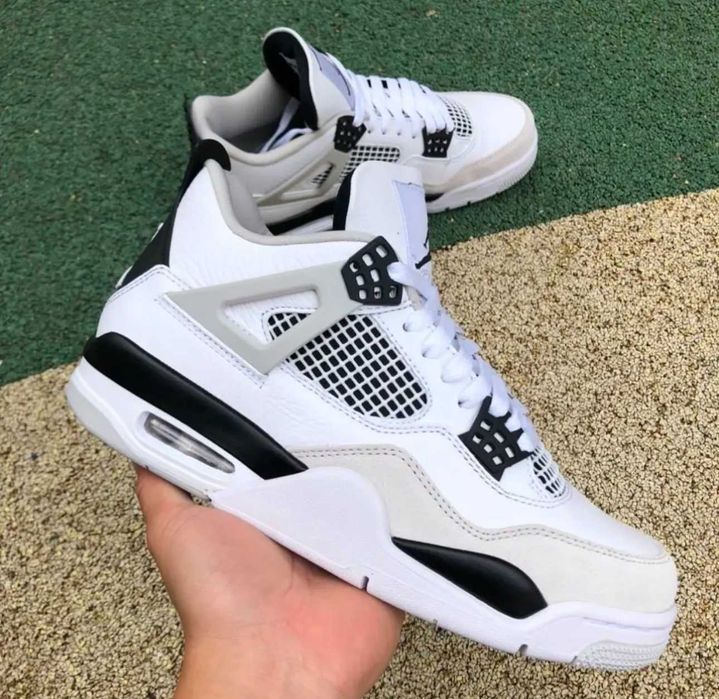 Jordan 4 Retro Military Black EU39