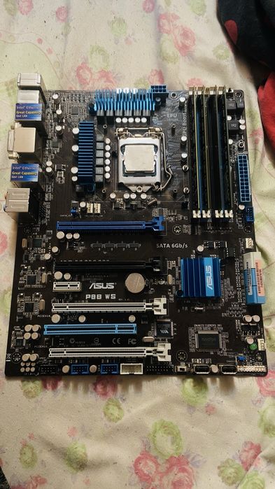 Продаю Материнскую Плату ASUS P88 WS