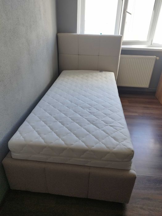 Vând toată mobila asta la un preț șocant!