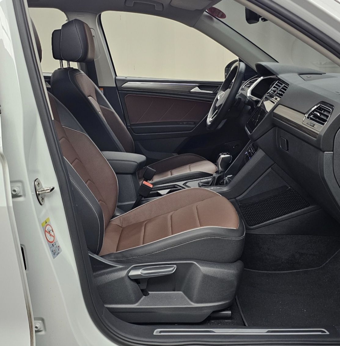 Volkswagen Tiguan 2.0 TSI Prestige 2022 • Бензин