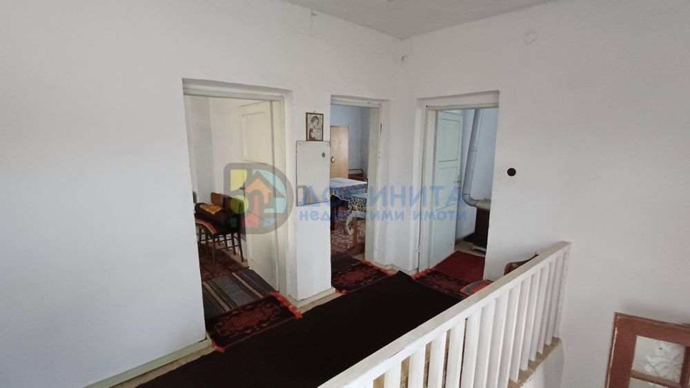 Здрава ,голяма къща в с.Велика!