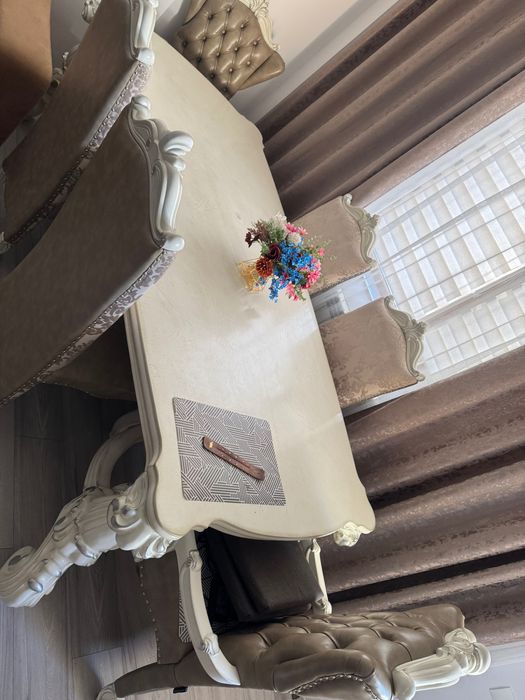 Vând masă Living Divani -Sofa