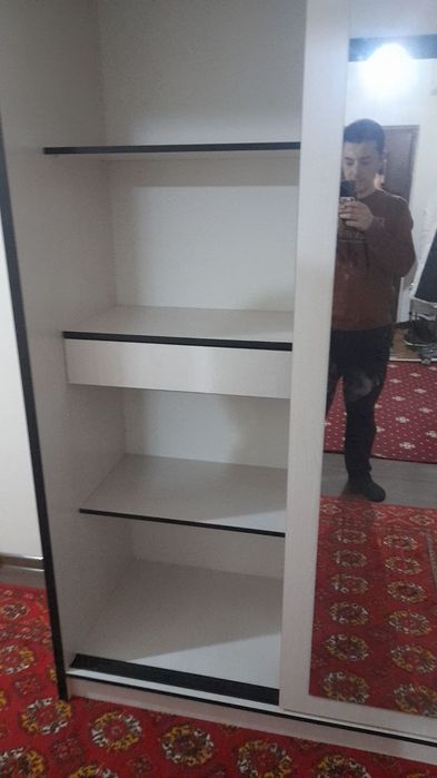 Шкаф мебель сотилади