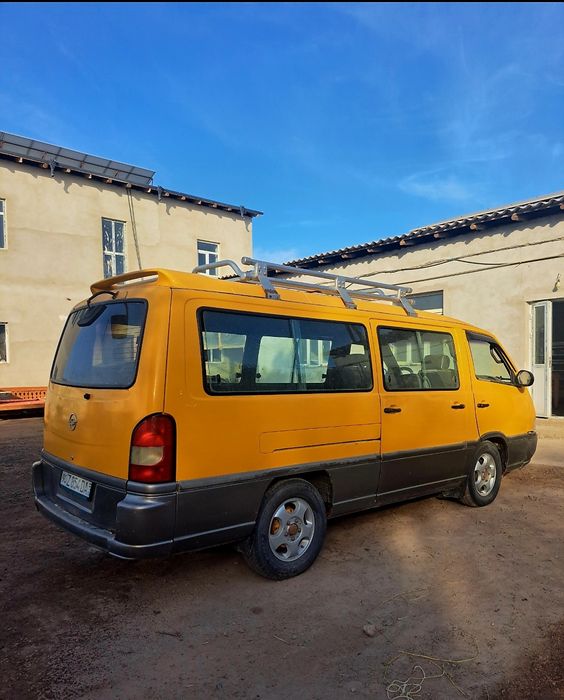 SsongYong Istana mikroavtobus 15 oʻrindiqli